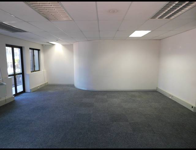 542M² OFFICE TO LET IN HYDE PARK